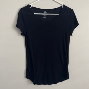 Causal black tee